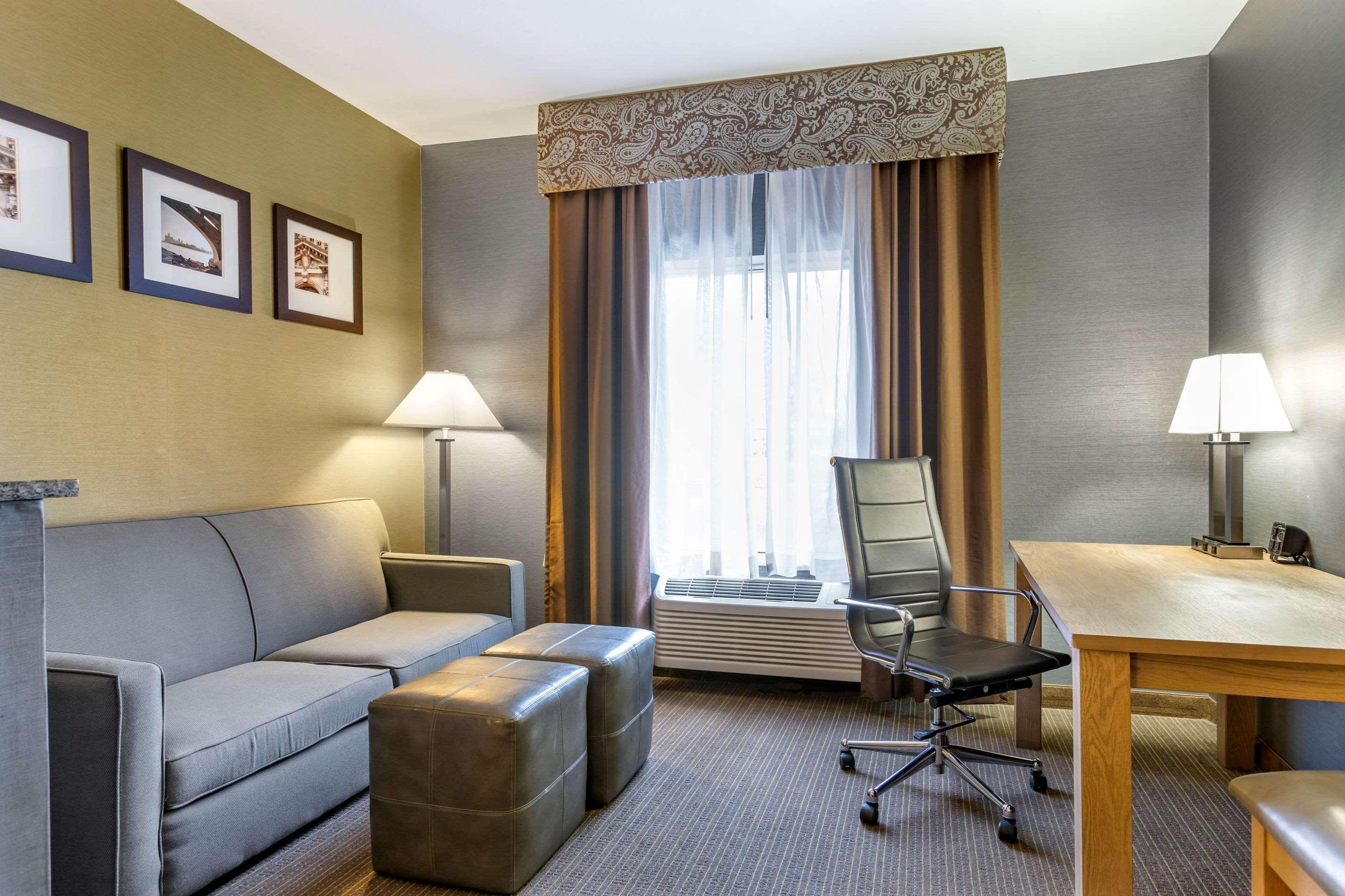 Comfort Suites Southgate-Detroit Zewnętrze zdjęcie