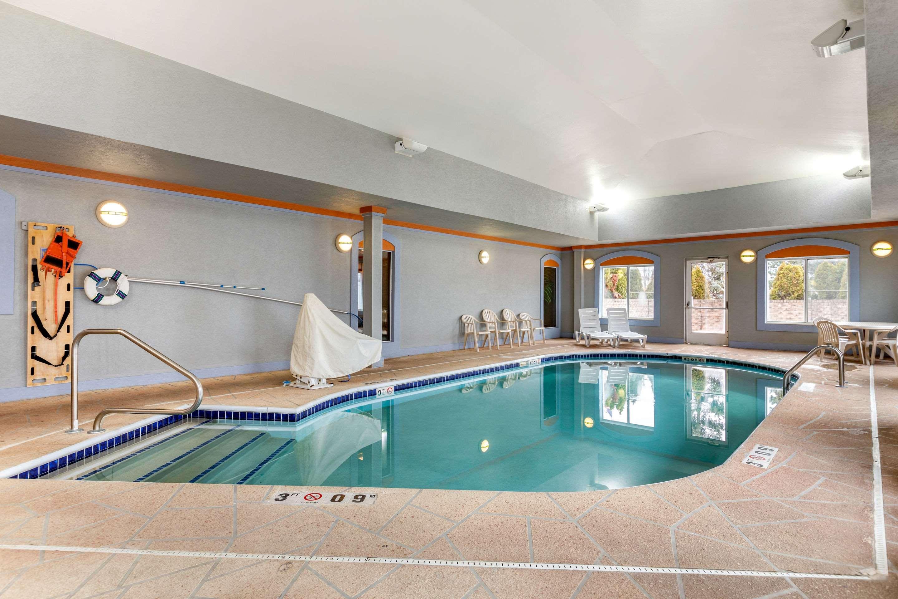 Comfort Suites Southgate-Detroit Zewnętrze zdjęcie